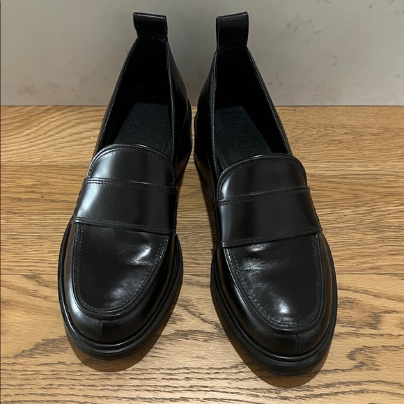 Aeyde Ruth Loafers - Picture 2 of 10